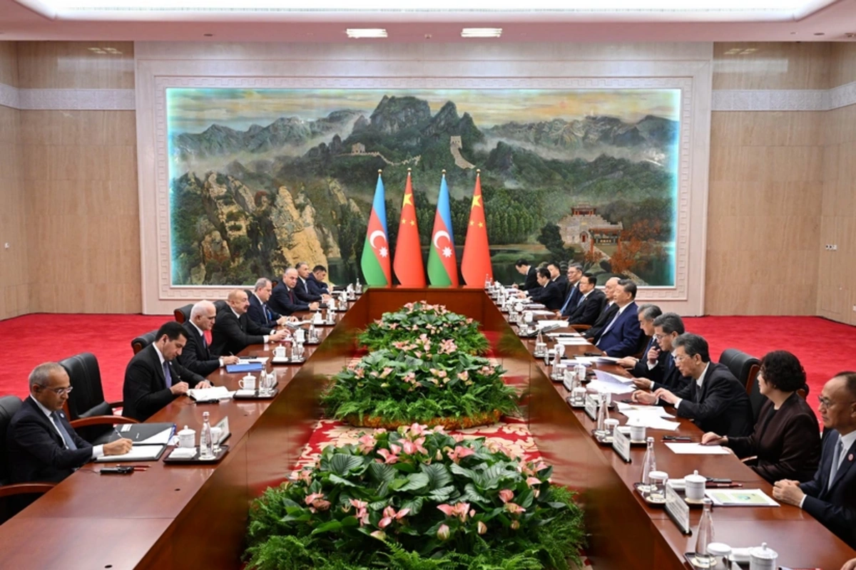 Bakı və Pekin: ikitərəfli əməkdaşlıqdan qlobal təşəbbüslərə