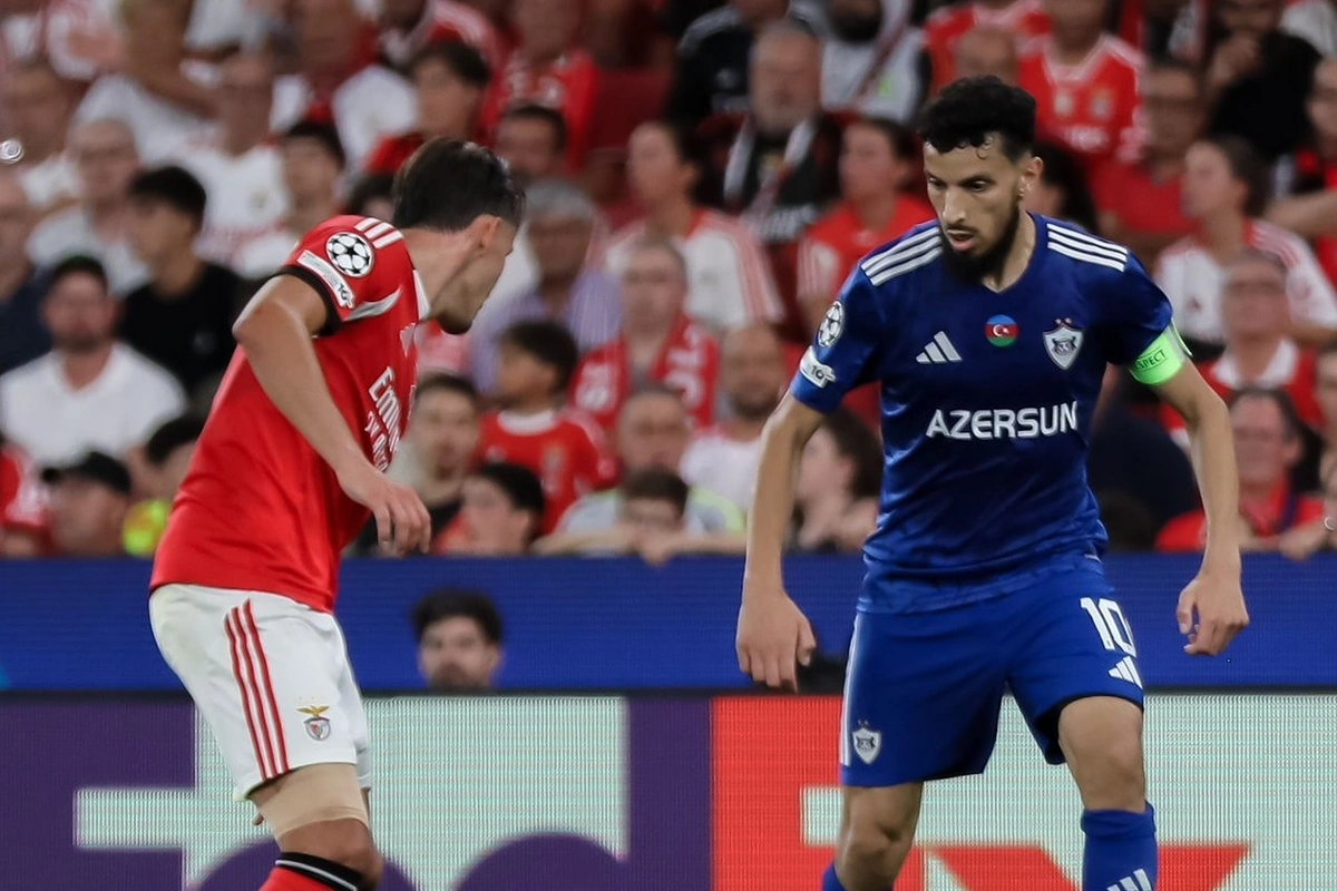 Çempionlar Liqası: "Qarabağ" "Benfika" səfərində hesabda irəli çıxıb