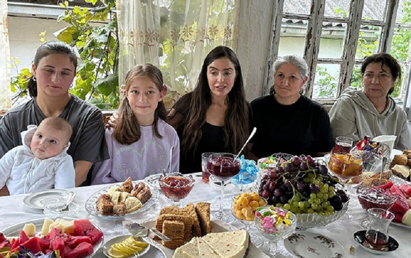 Leyla Əliyeva şəhid Samirin ailəsinin evində - FOTO