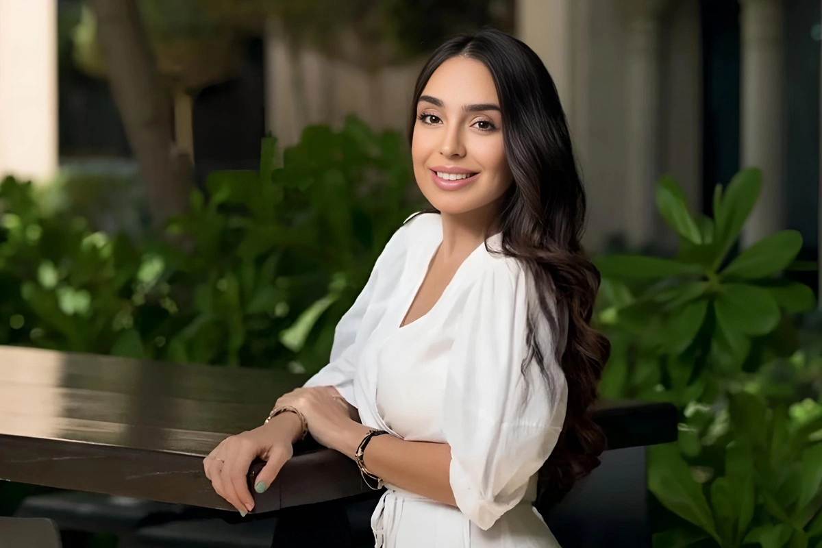 Leyla Əliyeva xalçaların toxunma prosesində iştirak edib