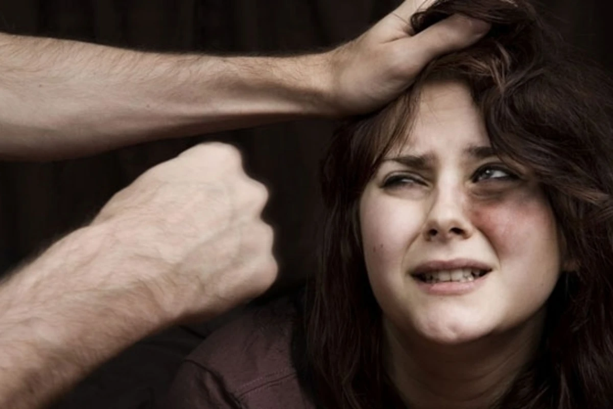 Radikal dindar arvadını beysbol dəyənəyi ilə döyərək öldürdü - Bakıdakı dəhşətli qətlin təfərrüatı