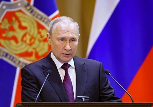 Rusiya Prezidenti Şəhidlər xiyabanını ziyarət edib