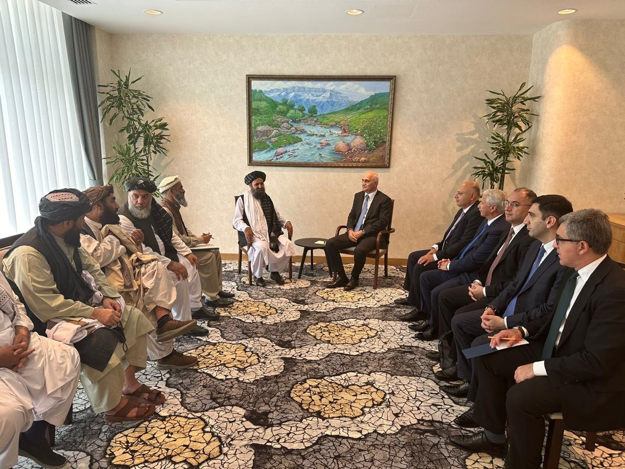 Şahin Mustafayev Özbəkistanda Əfqanıstanın Baş naziri vəzifəsini icra edən Əbdül Qani Baradarla görüşüb