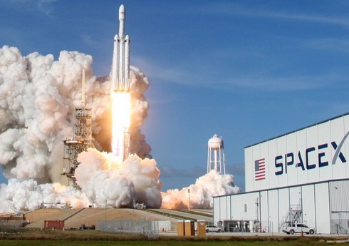 “SpaceX” raketi Cənubi Koreyanın kəşfiyyat aparatını orbitə çıxarıb