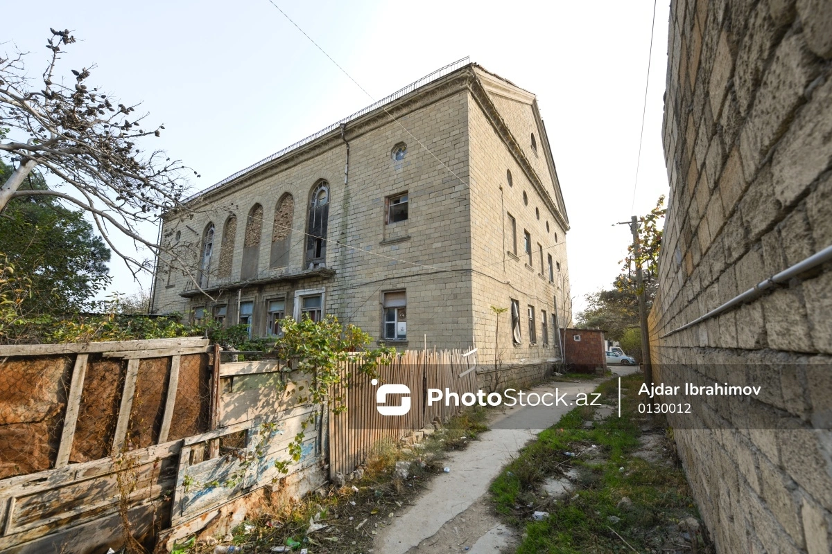 Sumqayıtın İnşaatçılar qəsəbəsində yerləşən baxımsız mədəniyyət evi