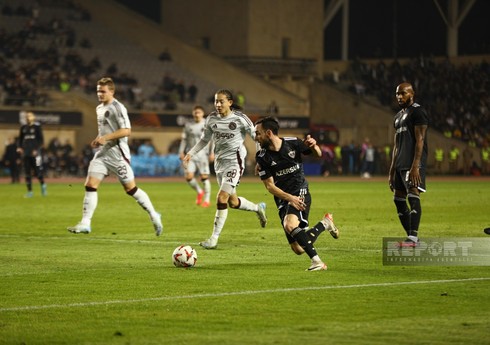 UEFA Avropa Liqası: "Qarabağ" - "Ayaks" oyununda ikinci hissə başlayıb - VİDEO - YENİLƏNİB-4