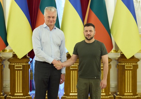 Zelenski litvalı həmkarı Nauseda ilə Ukraynanın müdafiəsinin gücləndirilməsini müzakirə edib