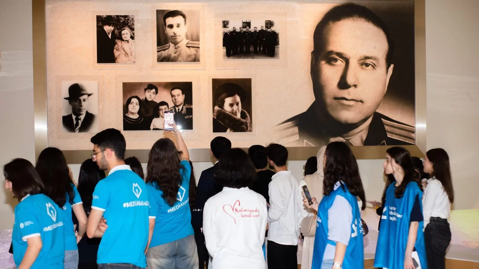 Azərbaycan Könüllüləri Ulu Öndər Heydər Əliyevin əziz xatirəsini yad ediblər.